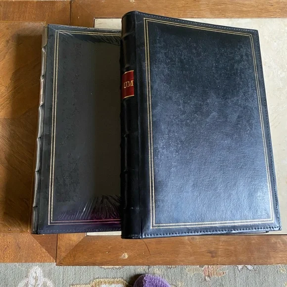 Photo album books- set of 2 - Picture 4 of 7